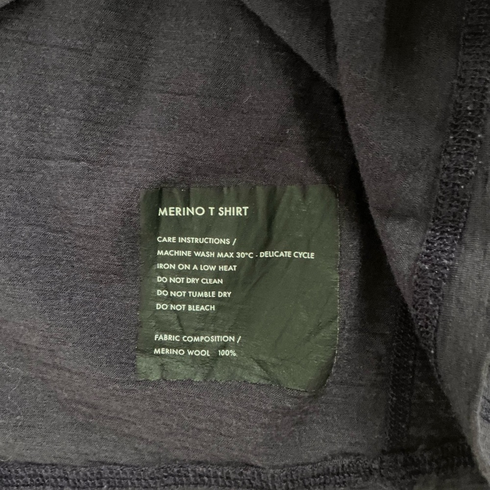 Vollebak Dark Purple Merino Wool T-Shirt Size XS - Picture 8 of 8